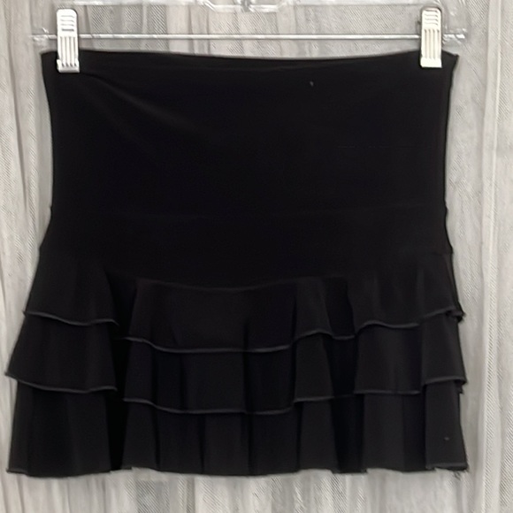 ⭐️ Lette black ruffled mini skirt great exercise skirt Made in USA women S - Picture 2 of 7